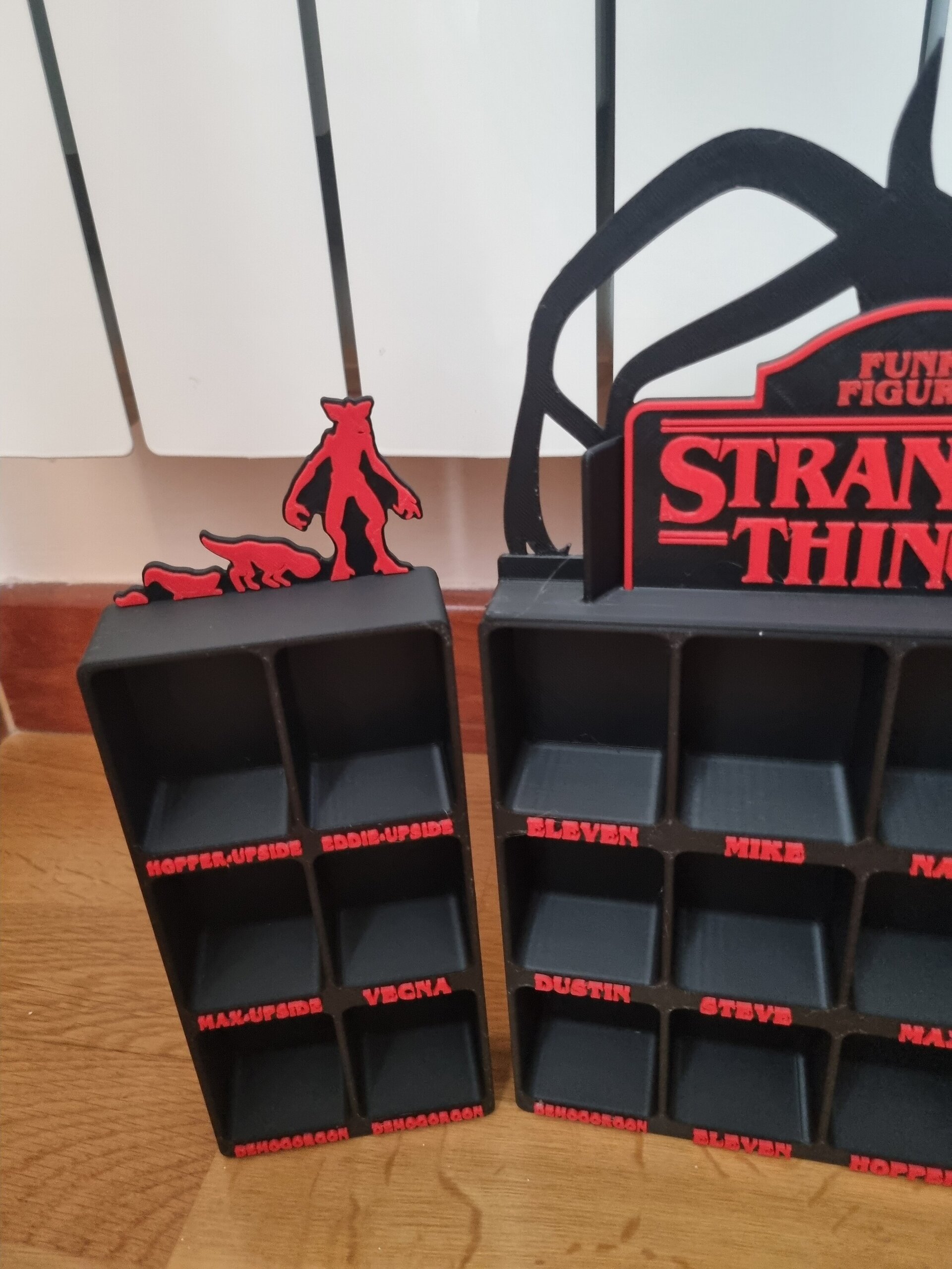 Organizador y Expositor tipo "A" Funko Pop - Kinder Joy "Stranger Things" - 6