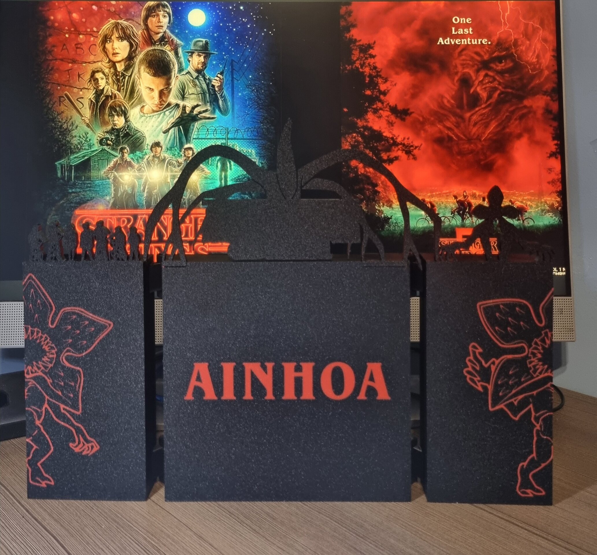 Expositor con bisagras tipo "C" Funko Pop - Kinder Joy "Stranger Things" - 8