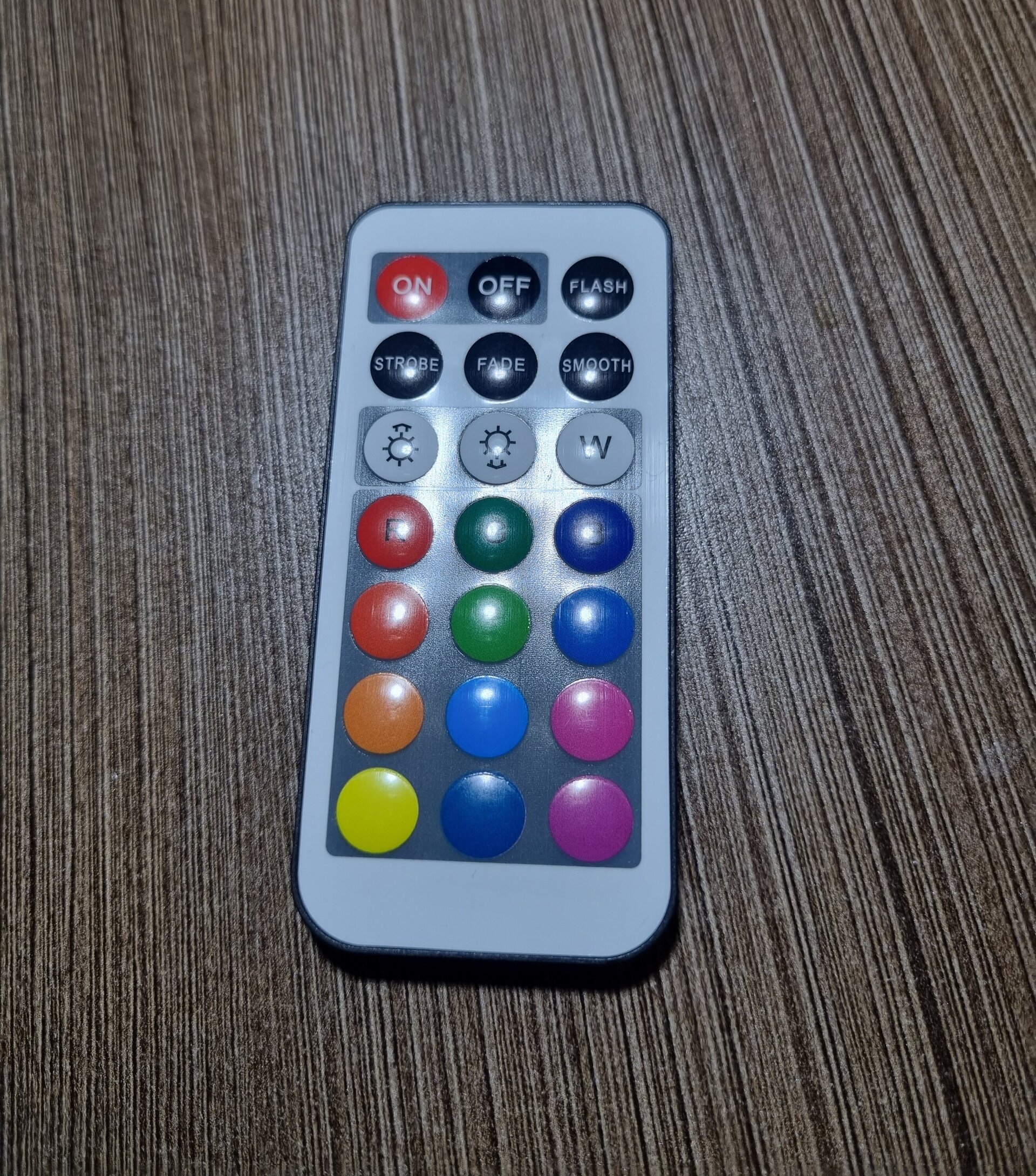 Minilámpara decorativa LED multicolor con mando a distancia - 16