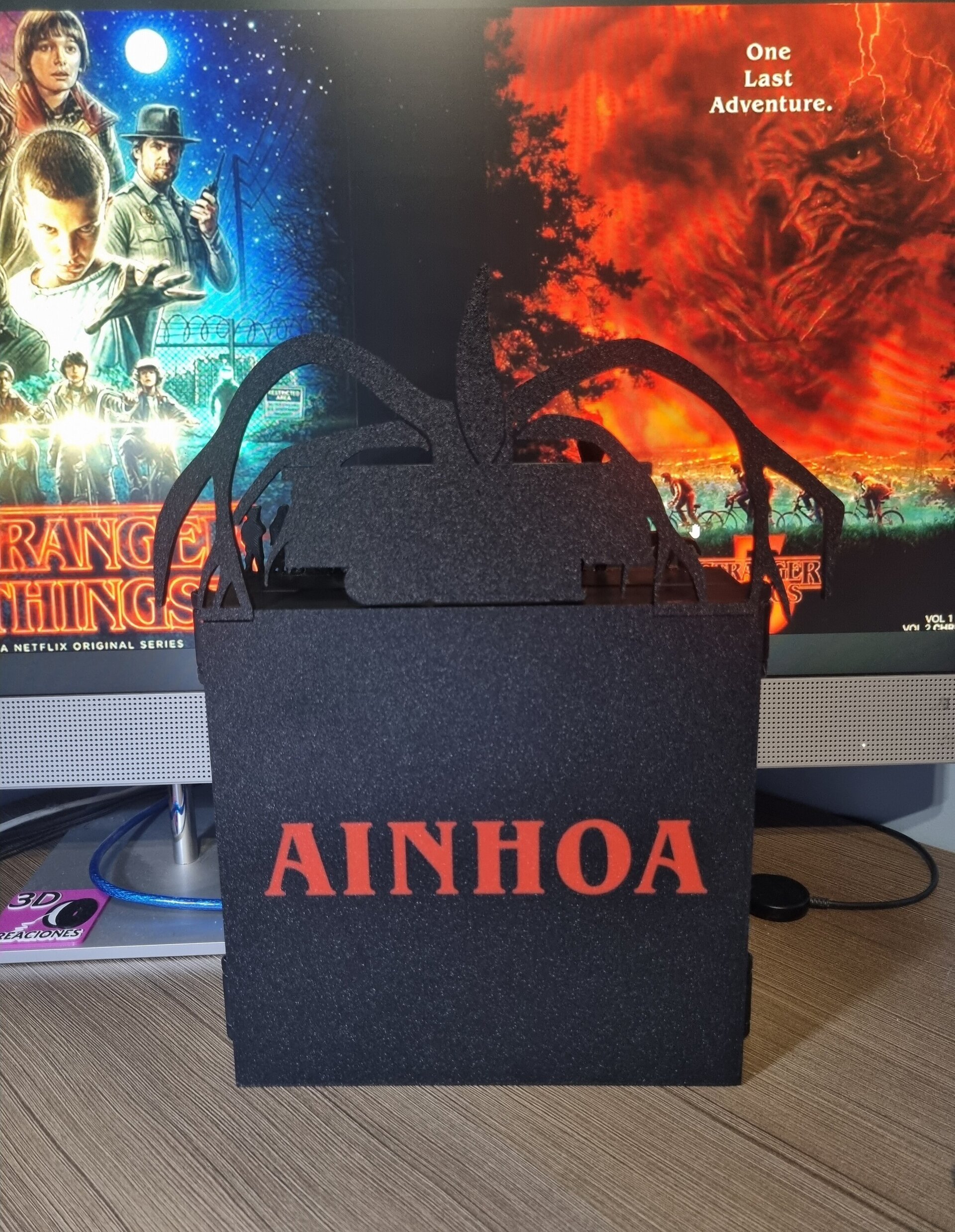 Expositor con bisagras tipo "C" Funko Pop - Kinder Joy "Stranger Things" - 9