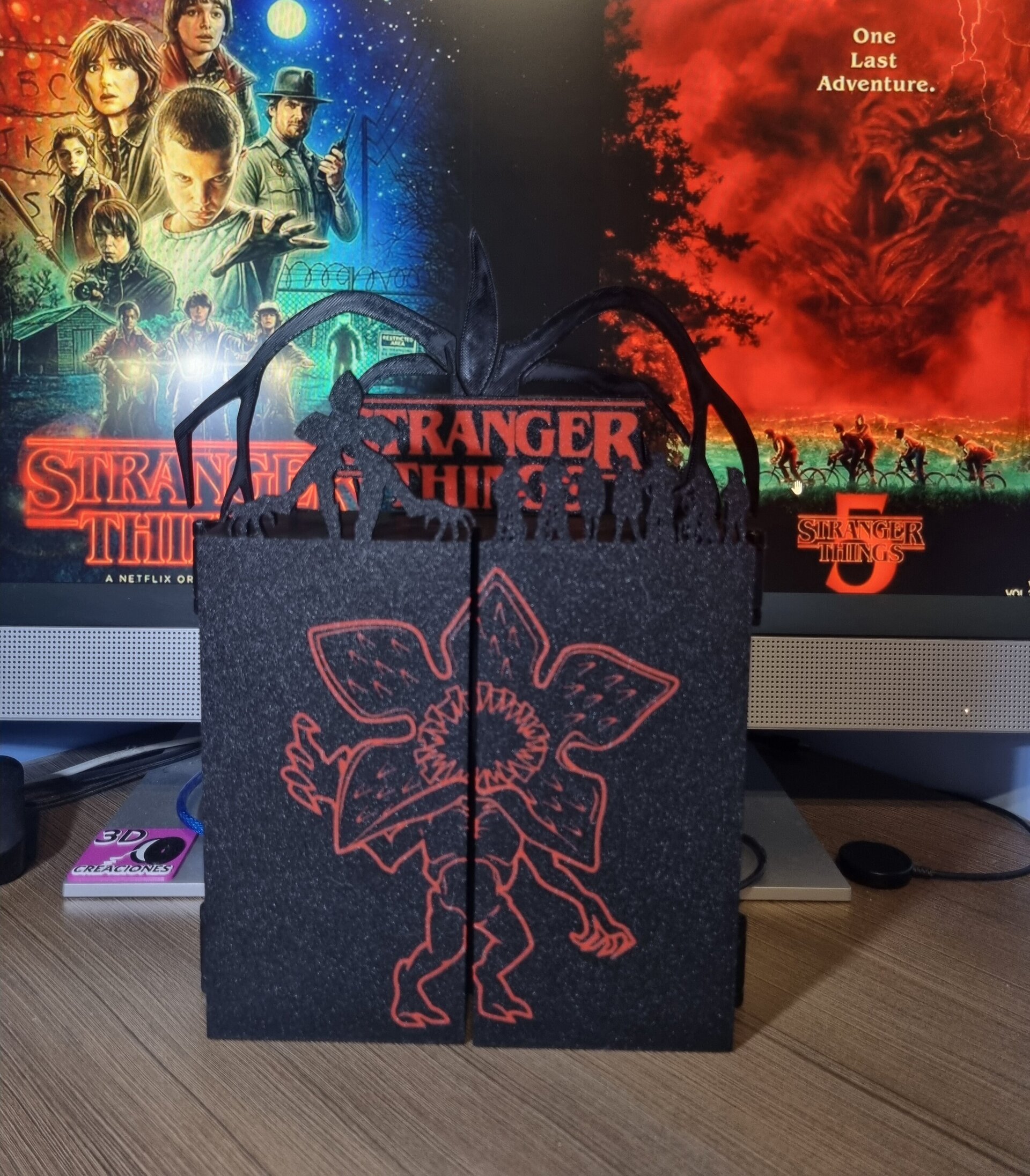 Expositor con bisagras tipo "C" Funko Pop - Kinder Joy "Stranger Things" - 5